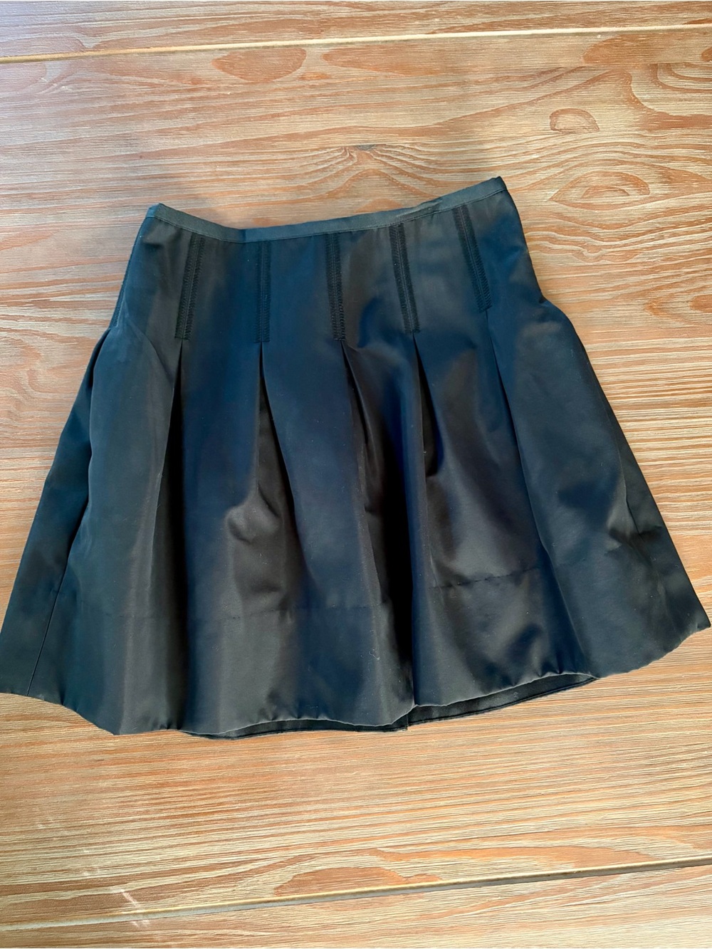 GAP Black Pleated Grosgrain Skirt